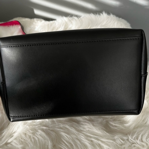 Kate Spade Madie Crossbody w/Hot Pink Interior - Picture 10 of 11